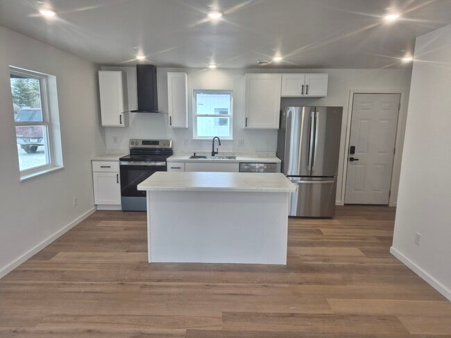 318 Mill St in Waupaca, WI - Foto de edificio - Building Photo