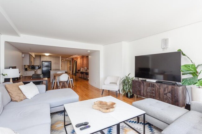 property at 40 E 9th St