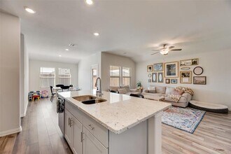 2373 Aspen Hl Dr in Heartland, TX - Building Photo - Building Photo