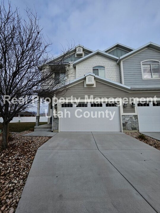 1133 S 225 E in Orem, UT - Building Photo