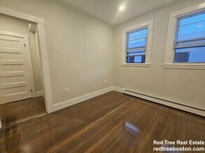 457 Centre St in Newton, MA - Building Photo - Building Photo