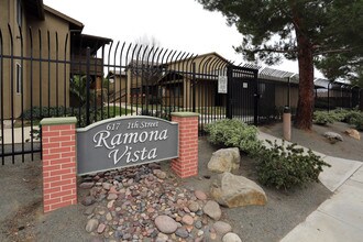 Ramona Vista in Ramona, CA - Foto de edificio - Building Photo