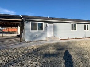 275 Rickenbacker Ave in Klamath Falls, OR - Building Photo - Building Photo