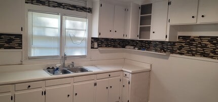 1208 N Park Ave in Dothan, AL - Building Photo - Building Photo