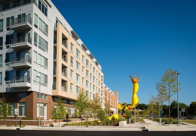 The Metropolitan Downtown Columbia in Columbia, MD - Foto de edificio - Building Photo