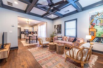 988 Mayson Turner Rd NW in Atlanta, GA - Building Photo - Building Photo