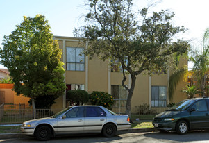 932 S Citron St Apartments