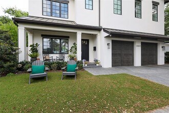 2402 W Parkland Blvd in Tampa, FL - Building Photo - Building Photo