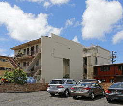 3412 Waialae Ave in Honolulu, HI - Building Photo - Building Photo