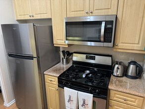 2434 Watermarke Pl in Irvine, CA - Building Photo - Building Photo