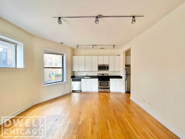 4750 N Sheridan Rd, Unit 2 in Chicago, IL - Building Photo - Building Photo