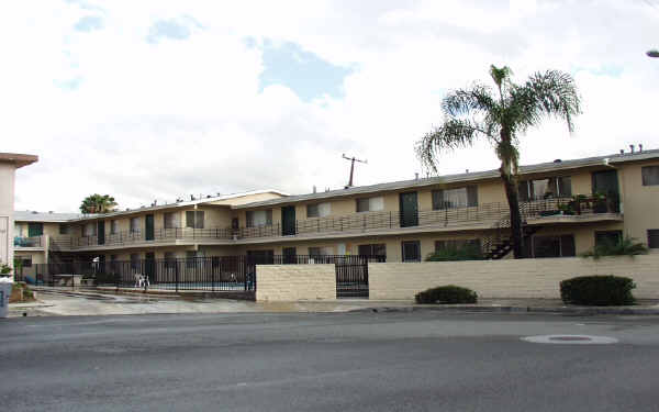 Maple Street Apartments in La Habra, CA - Building Photo - Building Photo