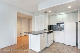 21 Leroy Pl in Red Bank, NJ - Building Photo - Building Photo