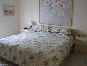 600 Neapolitan Way-Unit -142 in Naples, FL - Building Photo - Building Photo