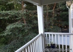 1200 Spring Valley Dr in Andover, MA - Foto de edificio - Building Photo
