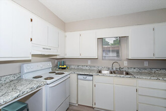 Sontra Garden Apartments in Garden City, KS - Building Photo - Building Photo