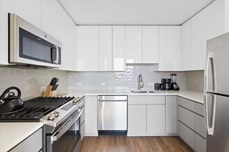 57 Bank St in White Plains, NY - Building Photo - Building Photo