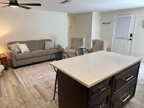 2938 W Mark Dr in Sarasota, FL - Building Photo - Building Photo