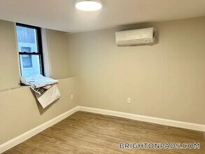 2 Ayr Rd, Unit C in Boston, MA - Building Photo - Building Photo