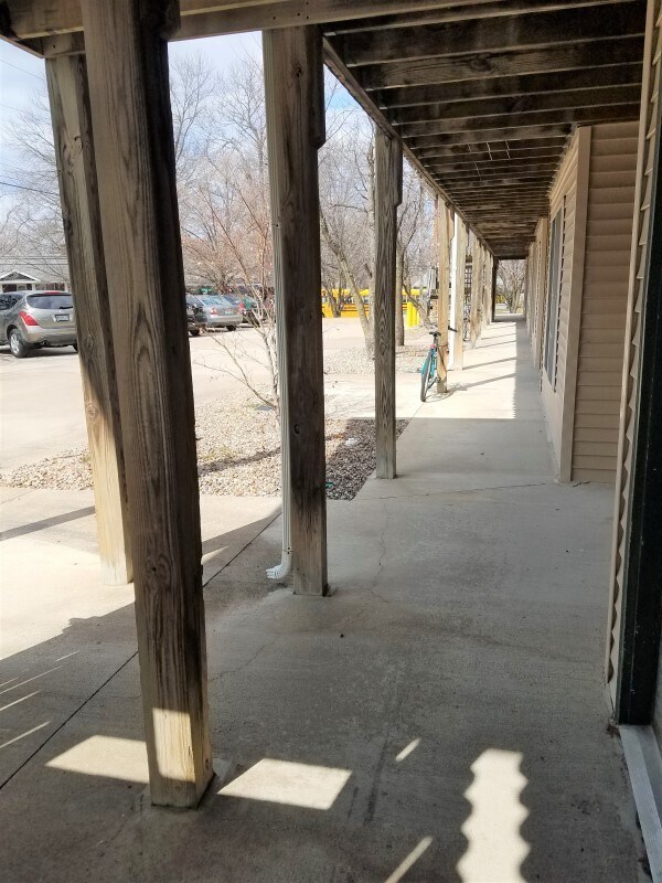 1602 Paris Rd in Columbia, MO - Building Photo - Building Photo