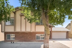 8925 W Virginia Ave in Phoenix, AZ - Building Photo