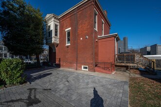 1873 3rd St NW, Unit A in Washington, DC - Foto de edificio - Building Photo