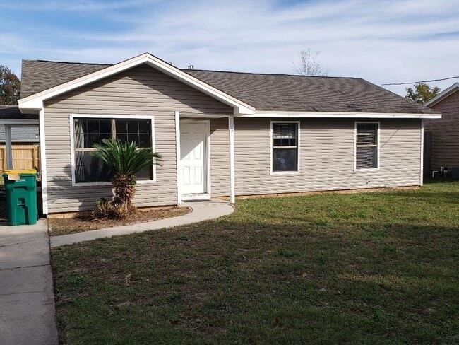 property at 3 Lake Ave