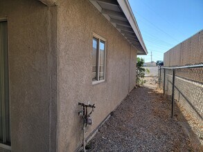 3378 Iroquois Dr, Unit 102 in Lake Havasu City, AZ - Building Photo - Building Photo