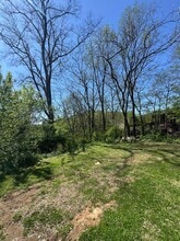 465 Royal Manor Rd in Easton, PA - Building Photo - Building Photo