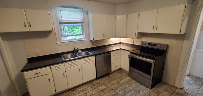 82 Rockland St, Unit 2