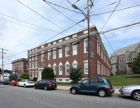 Washington Street Apartments in New London, CT - Foto de edificio - Building Photo