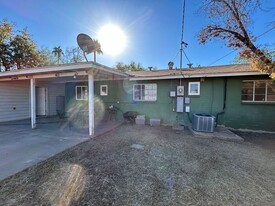 724 E Granada Dr in Tempe, AZ - Foto de edificio - Building Photo