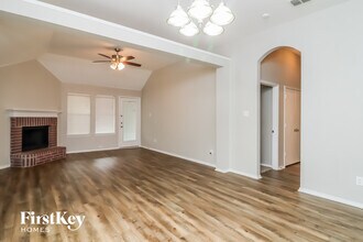 1124 Manhassett Ct in Fort Worth, TX - Building Photo - Building Photo