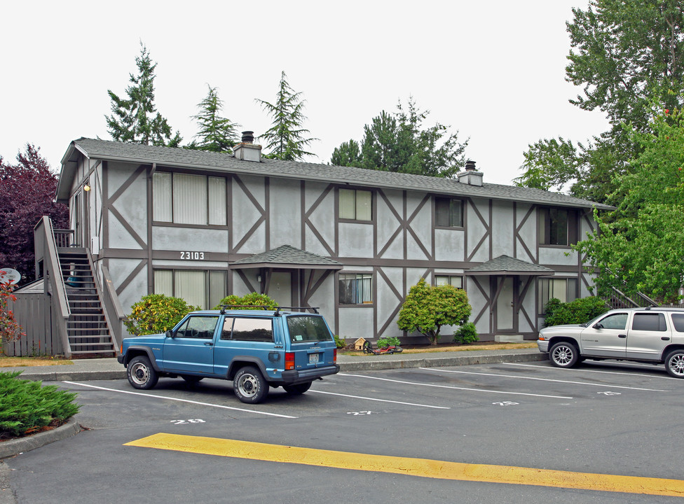 Cedar Terrace Apartments in Mountlake Terrace, WA - Building Photo