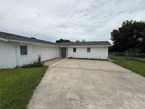 18 Emerald Way in Ocala, FL - Building Photo - Building Photo