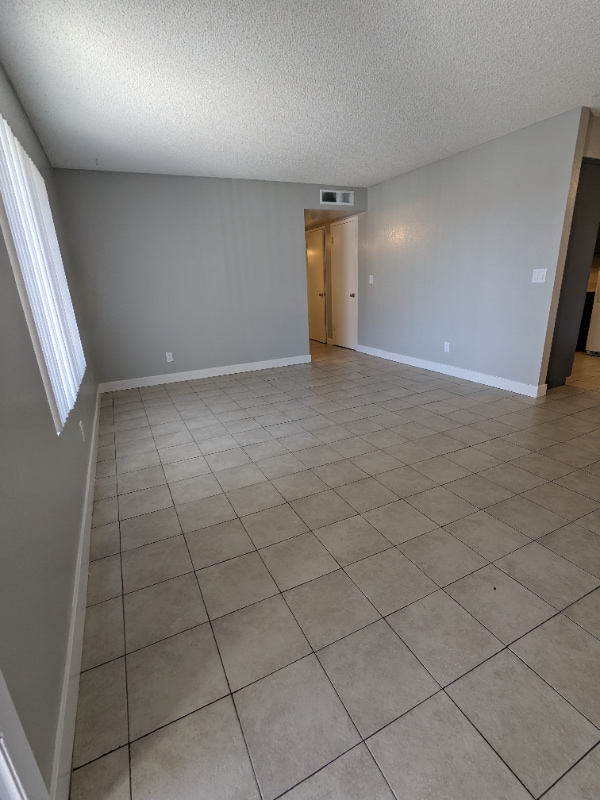 property at 815 N Peach Ave