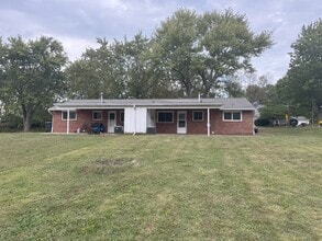 7520 Portage St NW in Massillon, OH - Building Photo - Building Photo