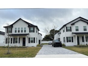 2011 Peel Ave in Orlando, FL - Building Photo - Building Photo