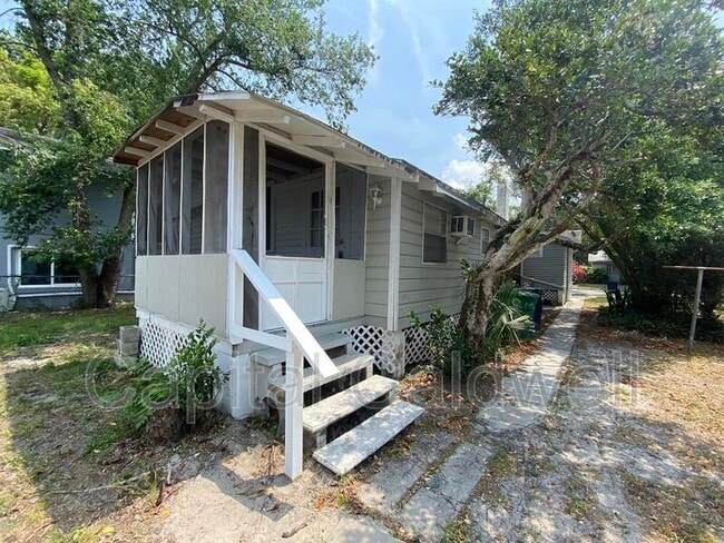 304 E Hanna Ave in Tampa, FL - Building Photo - Building Photo