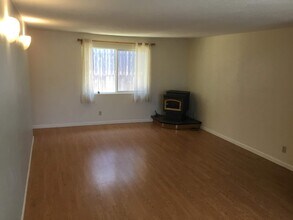 524 W 27th Pl in Eugene, OR - Building Photo - Building Photo