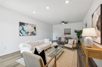 11222 Park Central Pl in Dallas, TX - Building Photo - Building Photo