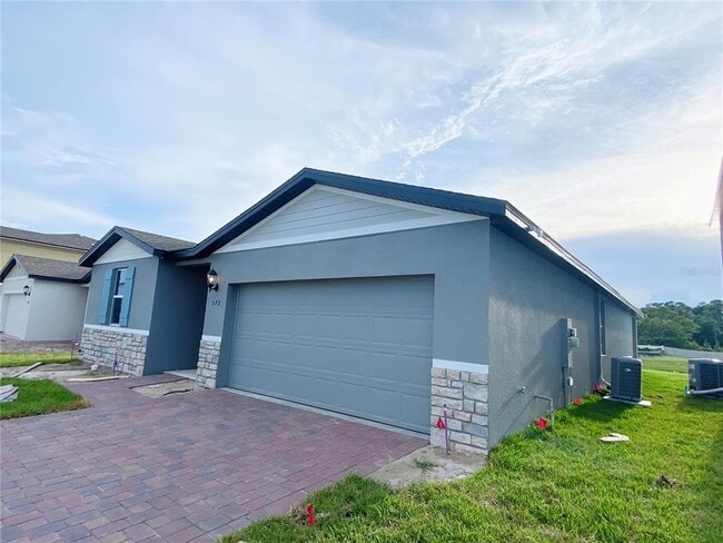 572 Sun Warbler Wy in St. Cloud, FL - Building Photo - Building Photo