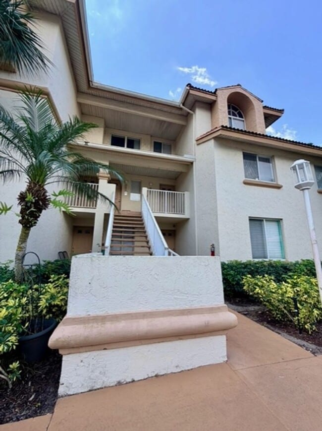 19216 Glenmoor Dr