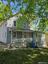 22 Lakeview St in East Hampton, CT - Building Photo