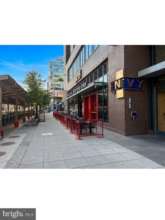 70 N St SE