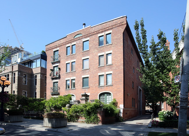 40 Hazelton Ave in Toronto, ON - Building Photo - Building Photo