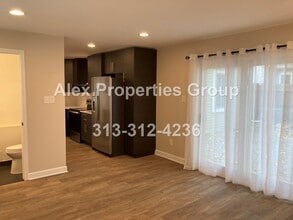 4330 Olivia Ave in Royal Oak, MI - Building Photo - Building Photo