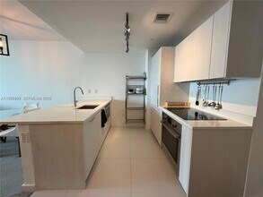 501 NE 31st St, Unit 3005 in Miami, FL - Building Photo - Building Photo
