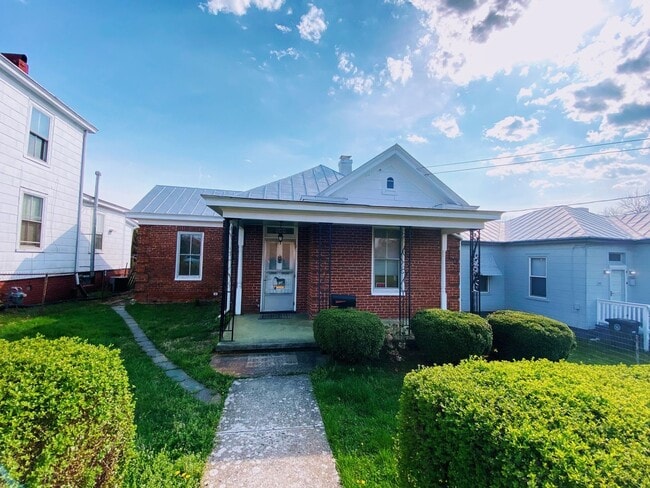 property at 549 Wilton Ave