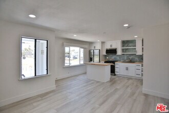 17165 Pacific Coast Hwy in Huntington Beach, CA - Building Photo - Building Photo